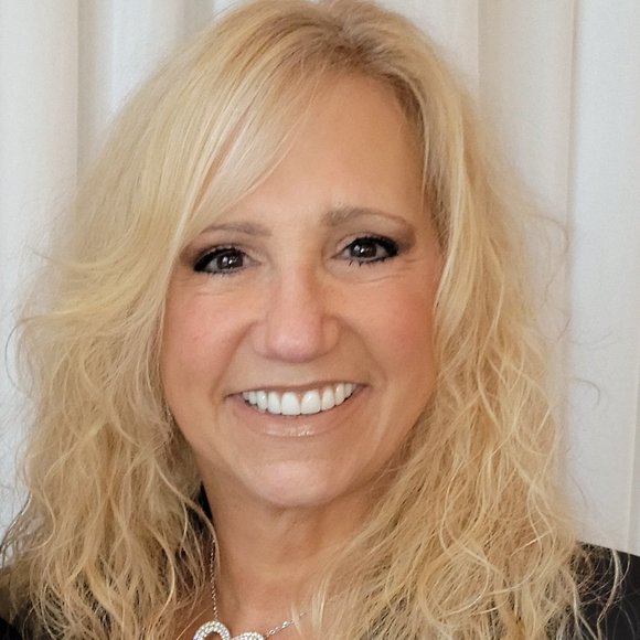 Meet your Posher, Jan - Picture 1 of 2